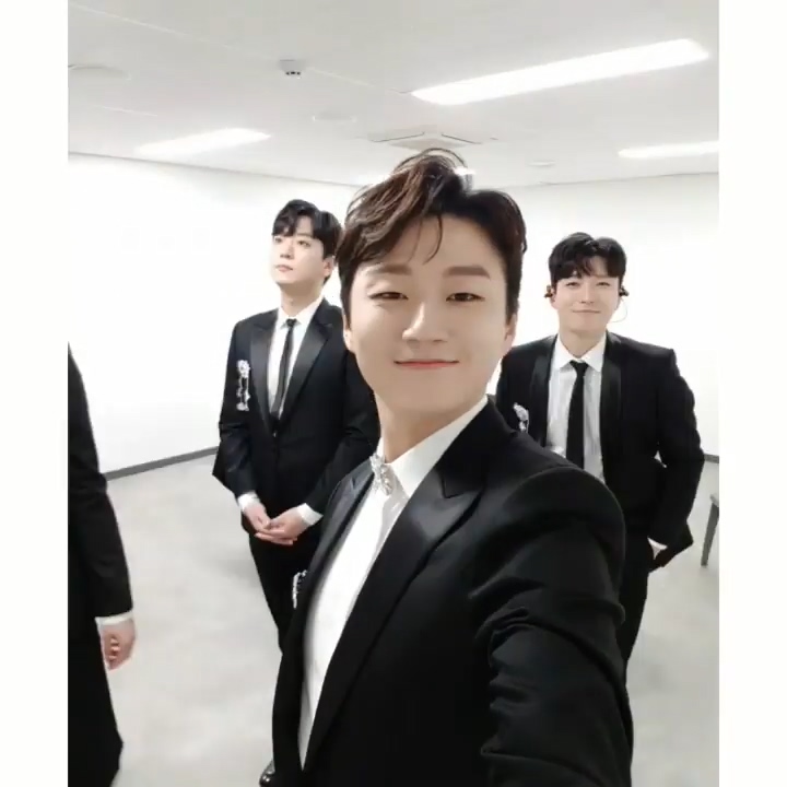 181211_민규님 인스타그램.mp4_20210721_152922.398.jpg